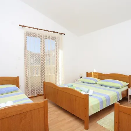 Ostricka Luka 17086d Apartment *